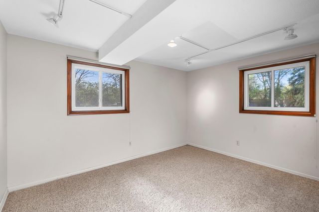 10604 32nd Avenue N, Plymouth, MN 55441