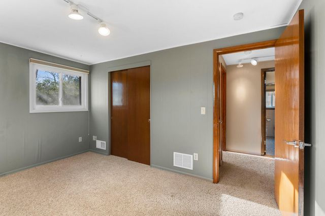 10604 32nd Avenue N, Plymouth, MN 55441