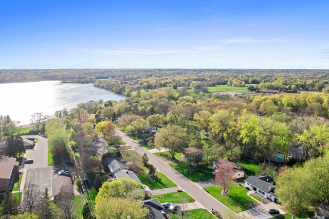 10604 32nd Avenue N, Plymouth, MN 55441