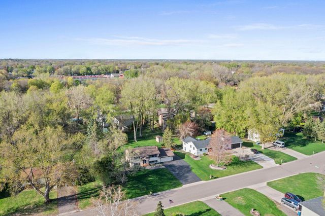 10604 32nd Avenue N, Plymouth, MN 55441