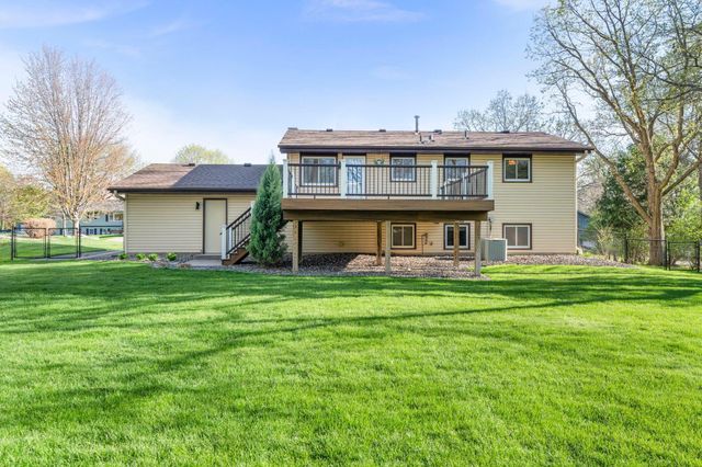 10604 32nd Avenue N, Plymouth, MN 55441