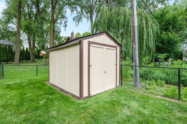 10604 32nd Avenue N, Plymouth, MN 55441