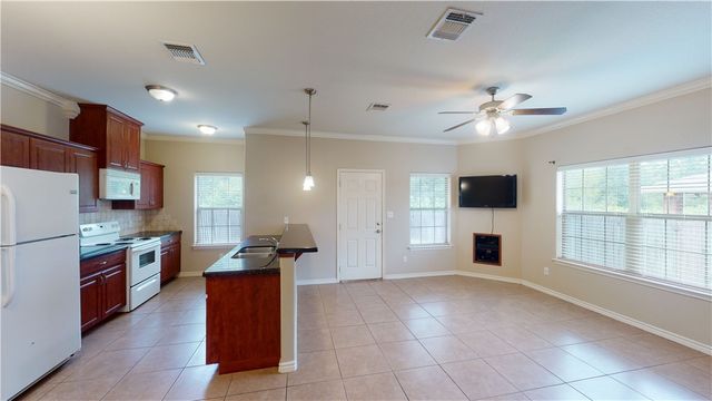 4450 Reveille Road, College Station, TX 77845