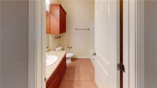 4450 Reveille Road, College Station, TX 77845