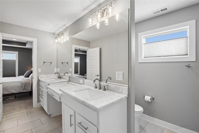 555 NE Bellflower Court, Waukee, IA 50263