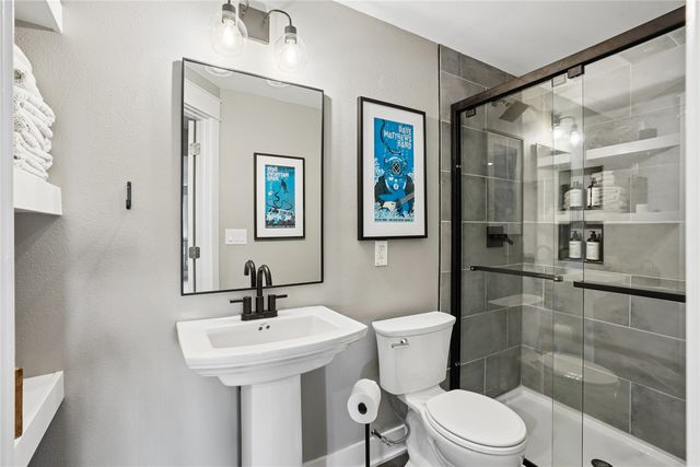 555 NE Bellflower Court, Waukee, IA 50263