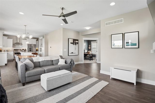 555 NE Bellflower Court, Waukee, IA 50263