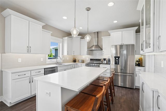 555 NE Bellflower Court, Waukee, IA 50263