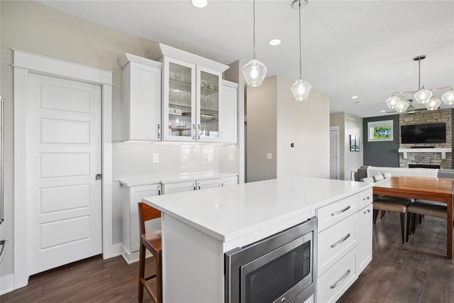 555 NE Bellflower Court, Waukee, IA 50263