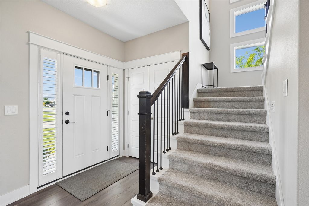 555 NE Bellflower Court, Waukee, IA 50263