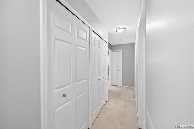 8733 Woodside Drive, Grosse Ile, MI 48138