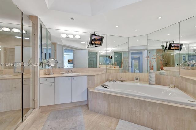 7000 Island Blvd 1701, Aventura, FL 33160