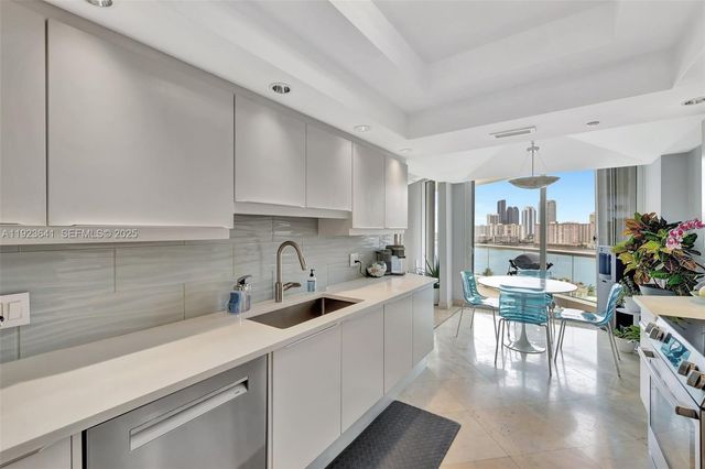 7000 Island Blvd 1701, Aventura, FL 33160