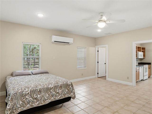 6043 LAKE ERIE ROAD, Groveland, FL 34736