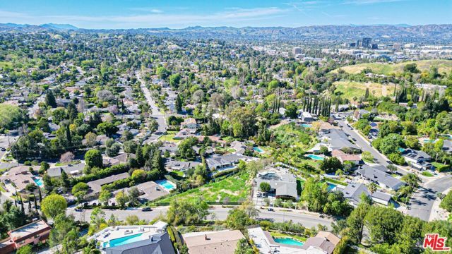 20331 Wells Drive, Woodland Hills (los Angeles), CA 91364