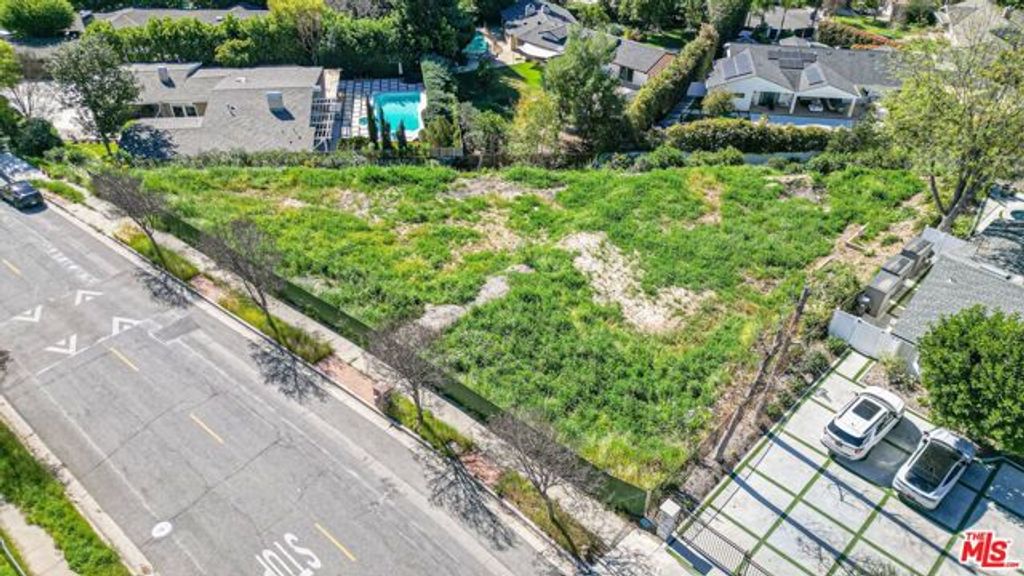 20331 Wells Drive, Woodland Hills (los Angeles), CA 91364