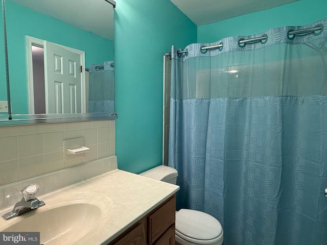 195 LONGFORD RD, West Chester, PA 19380