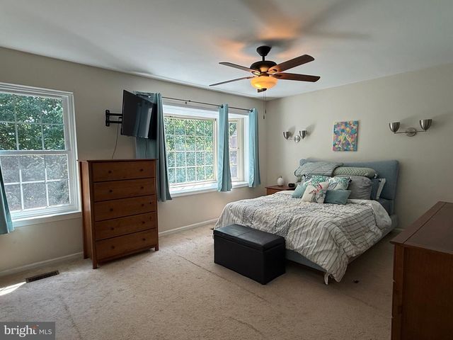 195 LONGFORD RD, West Chester, PA 19380