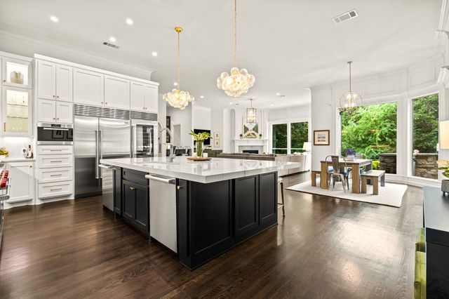 1011 Ashlawn Drive, Southlake, TX 76092