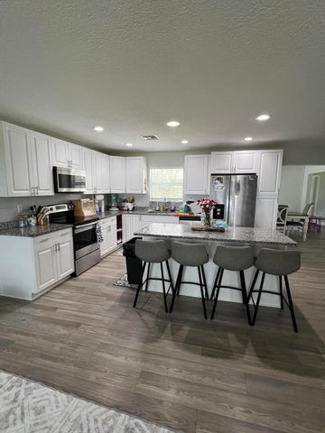 16605 NW 32nd Avenue, Okeechobee, FL 34972