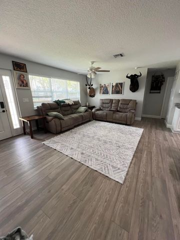 16605 NW 32nd Avenue, Okeechobee, FL 34972