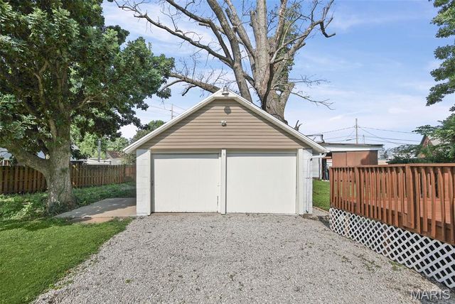 209 N 14th Street, Belleville, IL 62220