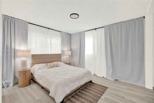 51 NE 56th Ct, Oakland Park, FL 33334