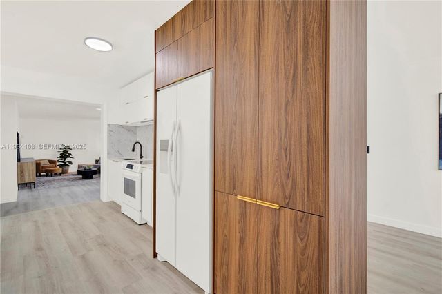 51 NE 56th Ct, Oakland Park, FL 33334