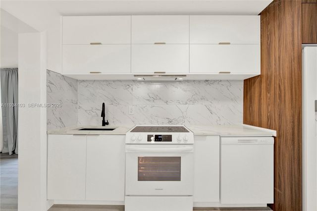 51 NE 56th Ct, Oakland Park, FL 33334