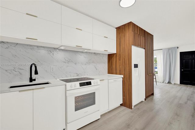 51 NE 56th Ct, Oakland Park, FL 33334