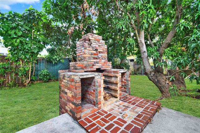 51 NE 56th Ct, Oakland Park, FL 33334