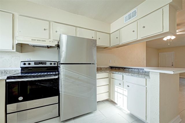 6305 Westward Street 176, Houston, TX 77081