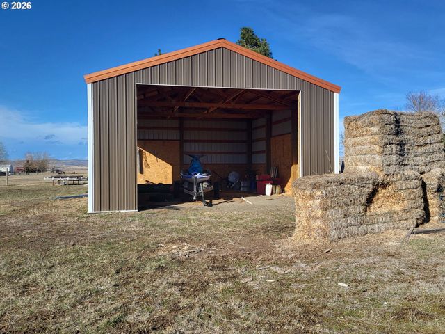 80071 COUNTRYSIDE Rd, Joseph, OR 97846