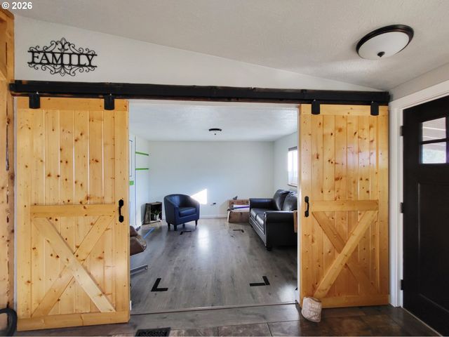 80071 COUNTRYSIDE Rd, Joseph, OR 97846