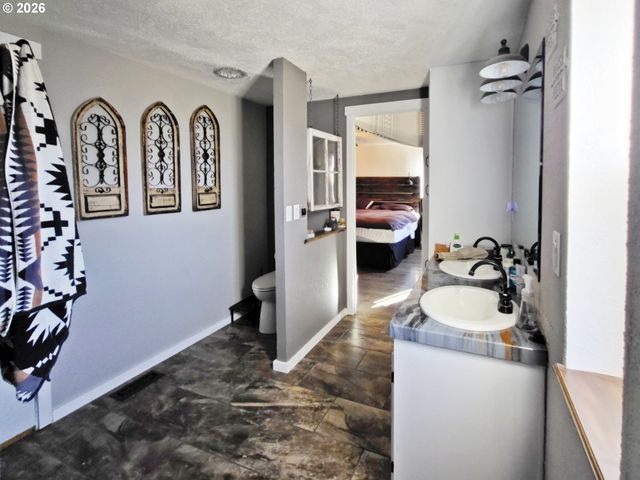 80071 COUNTRYSIDE Rd, Joseph, OR 97846