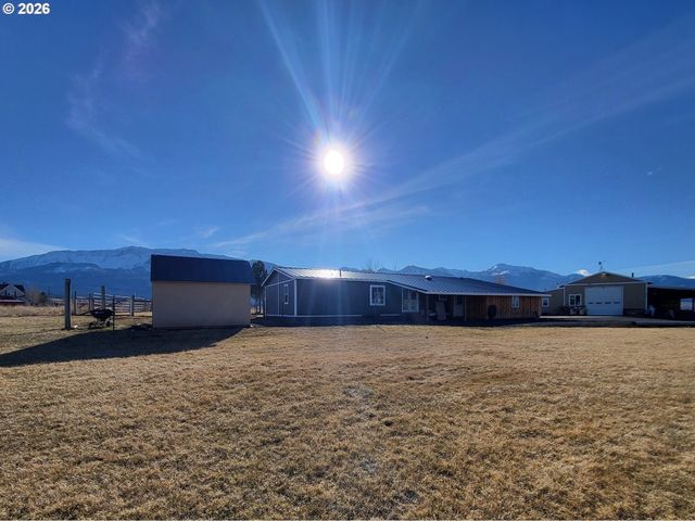 80071 COUNTRYSIDE Rd, Joseph, OR 97846