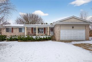 735 Huntington Road, Grand Blanc, MI 48439