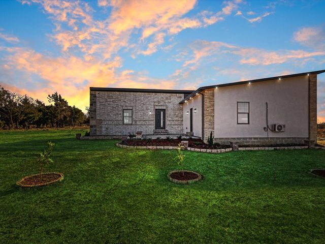 2761 Vz County Road 3417, Wills Point, TX 75169