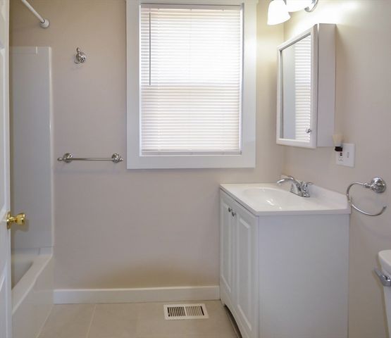 76 Brown St 2, Waltham, MA 02453