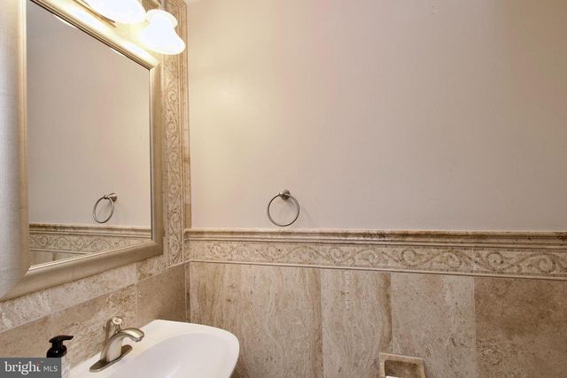 6211 GLENSHIRE ROW, Alexandria, VA 22315