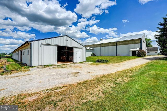 1384 BON OX RD, Gettysburg, PA 17325