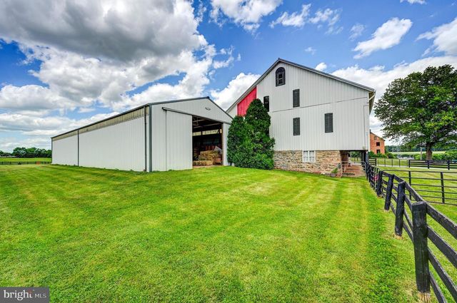 1384 BON OX RD, Gettysburg, PA 17325