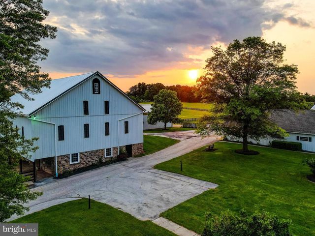 1384 BON OX RD, Gettysburg, PA 17325