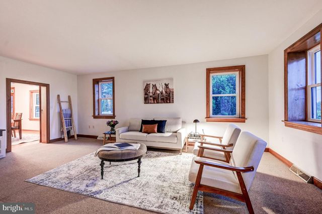 1384 BON OX RD, Gettysburg, PA 17325