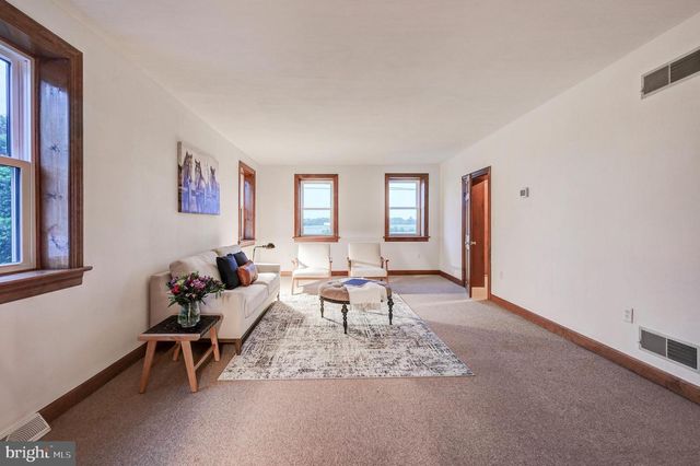 1384 BON OX RD, Gettysburg, PA 17325