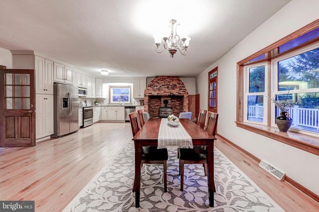 1384 BON OX RD, Gettysburg, PA 17325