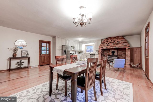 1384 BON OX RD, Gettysburg, PA 17325