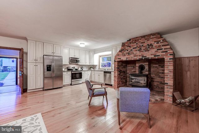 1384 BON OX RD, Gettysburg, PA 17325