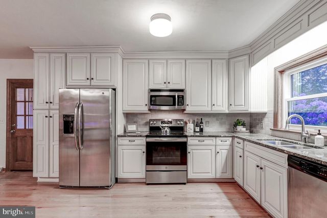 1384 BON OX RD, Gettysburg, PA 17325