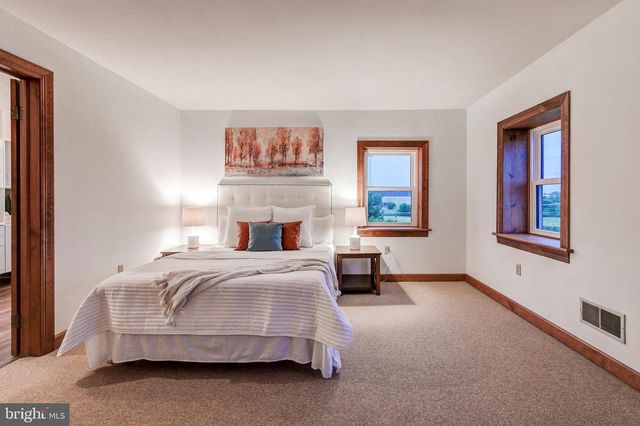 1384 BON OX RD, Gettysburg, PA 17325